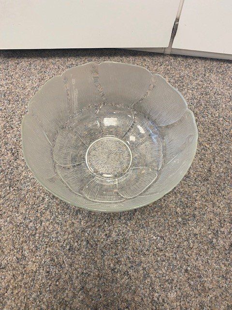 Coupes: Glas-Servierschale mit Blütenmuster – D'occasion à Wängi par Bmo