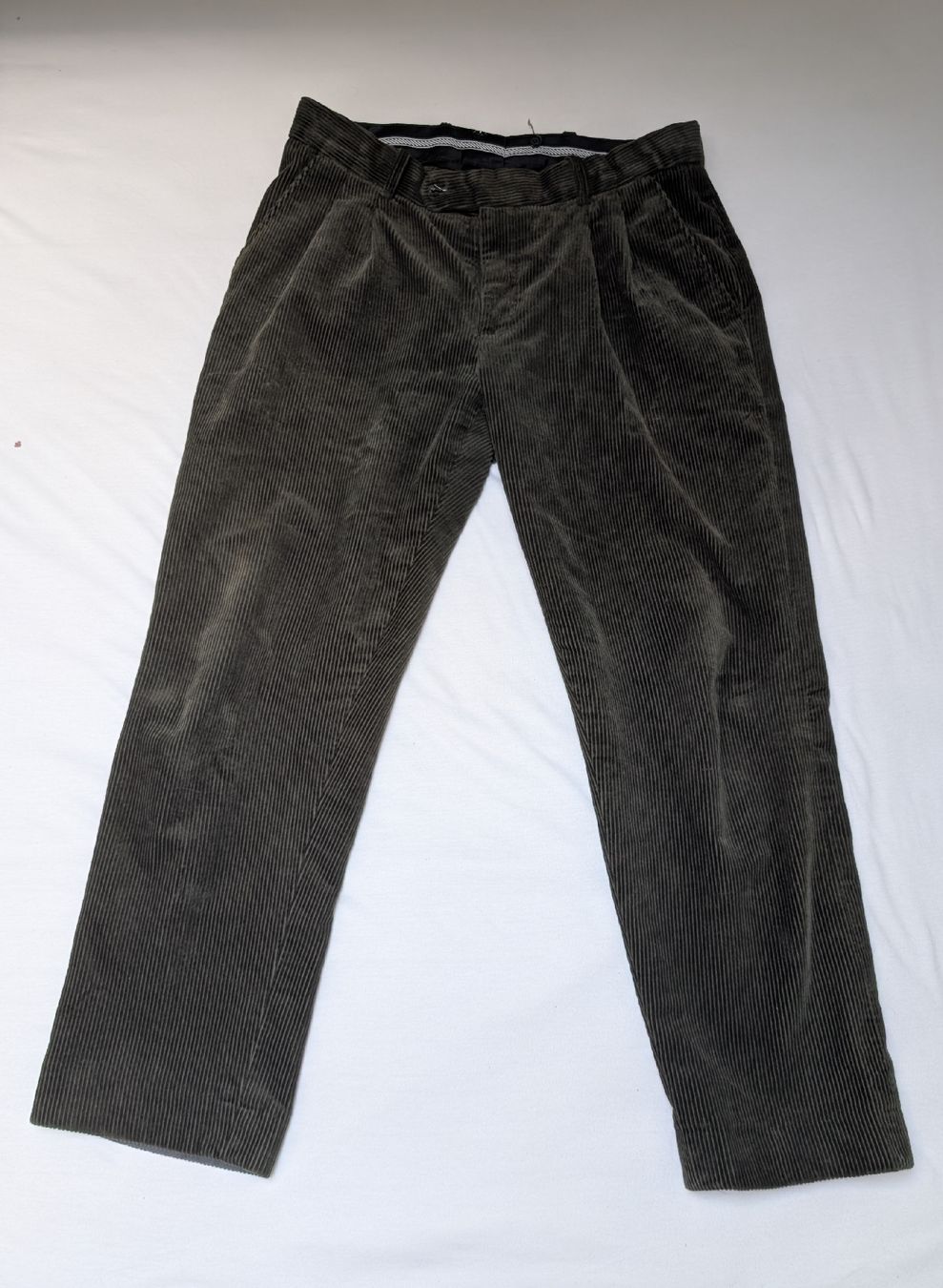 Hosen: Cordhose Dunkelgrün – Gebraucht aus Bern von lkslba