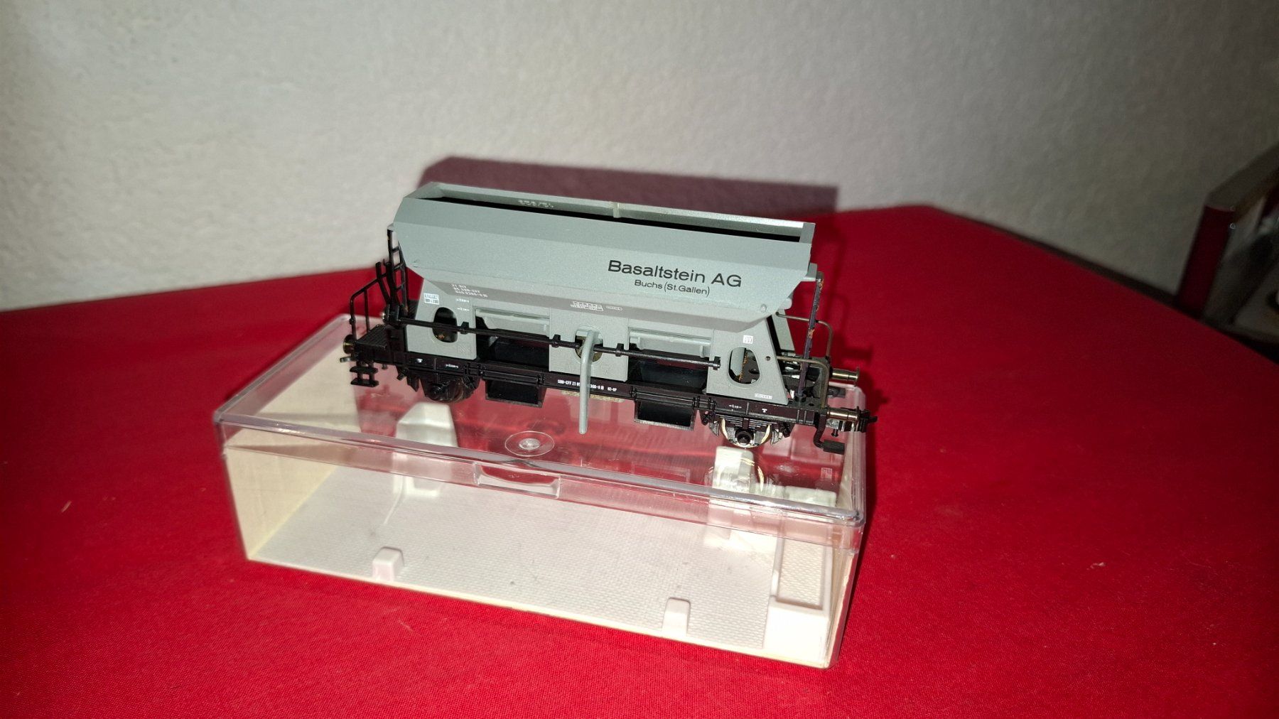 Fleischmann Modelleisenbahnen: Fleischmann : 10 Wagen Basaltstein AG ( Buchs SG ) – Neu (gemäss Beschreibung) aus Märwil von Siebenzipfel 1