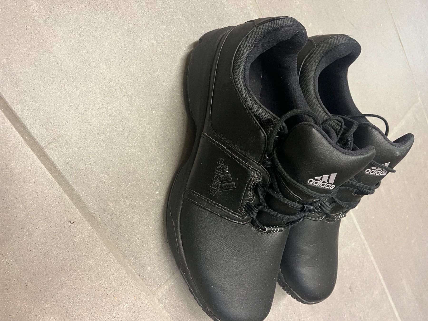 Adidas Scarpe da uomo: Adidas Golf Schuhe Leder 44,5 – Usato da Neerach venduto da fuz_8d7l 3