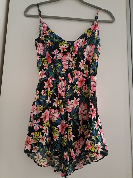 Jumpsuit kurz, mit Träger von Chicoree XS Kaufen auf Ricardo