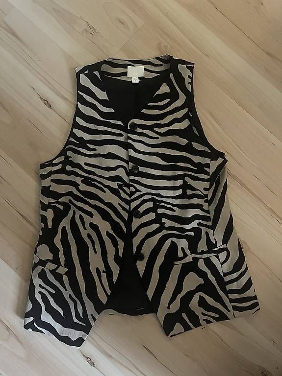 Gilets & Westen: H&M Weste Zebra – Gebraucht aus Oberglatt ZH von gin_ht6j 1