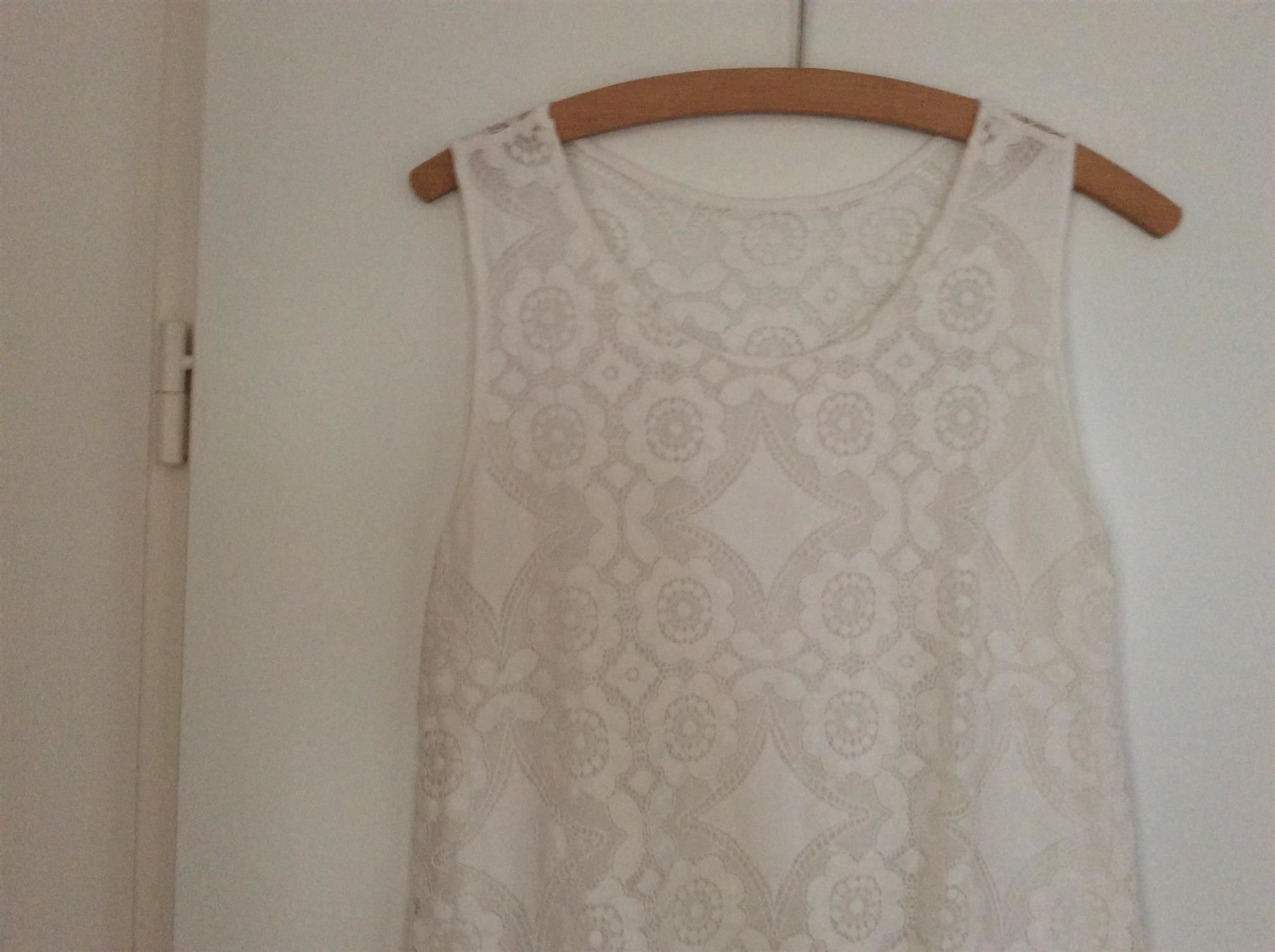 Top: Schicke Bluse weiss Gr. M Fabrikneu – Nuovo e nell'imballaggio originale da Wetzikon ZH venduto da Laube02 1