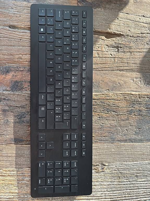 Claviers: HP Tastatur Wireless – Neuf avec emballage d'origine à Luzern par hub_xlz9