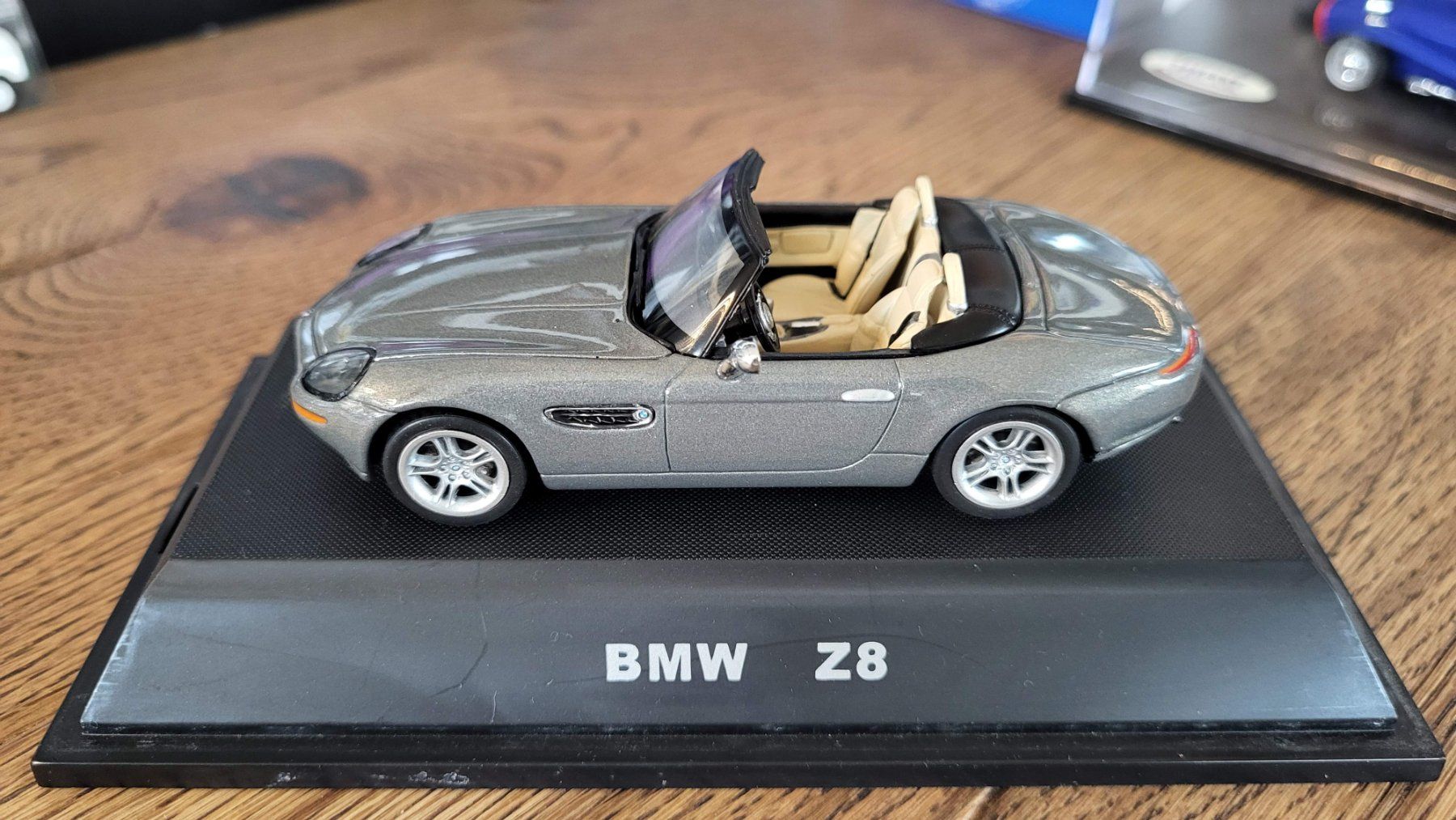 Modellini d'auto: BMW Z8 1:43 Jadi – Usato da Rothrist venduto da Juana5