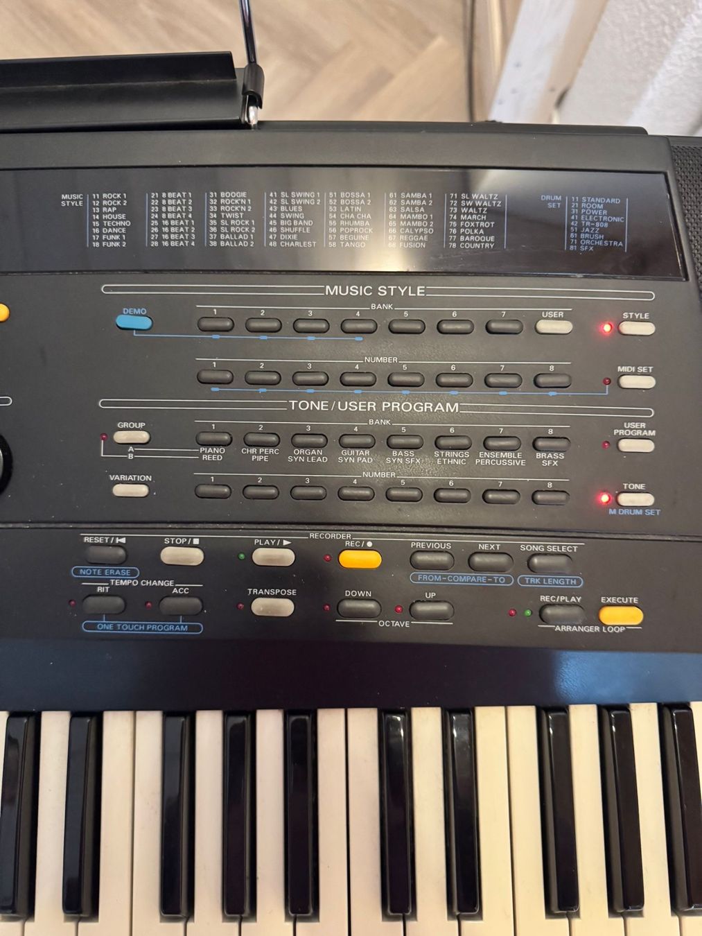 Roland Strumenti musicali: Roland E-86 Intelligent Synthesizer – Usato da Dörflingen venduto da Benz63 5