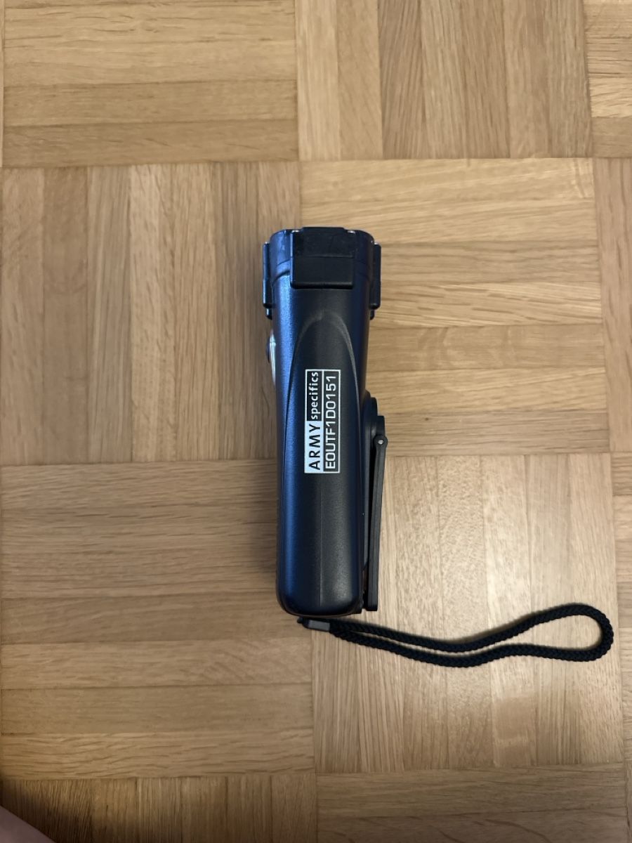 Lampade: Taschenlampe Army Specifics EOUTF1D00151 schwarz gebraucht – Usato da Münchenbuchsee venduto da IleanaT