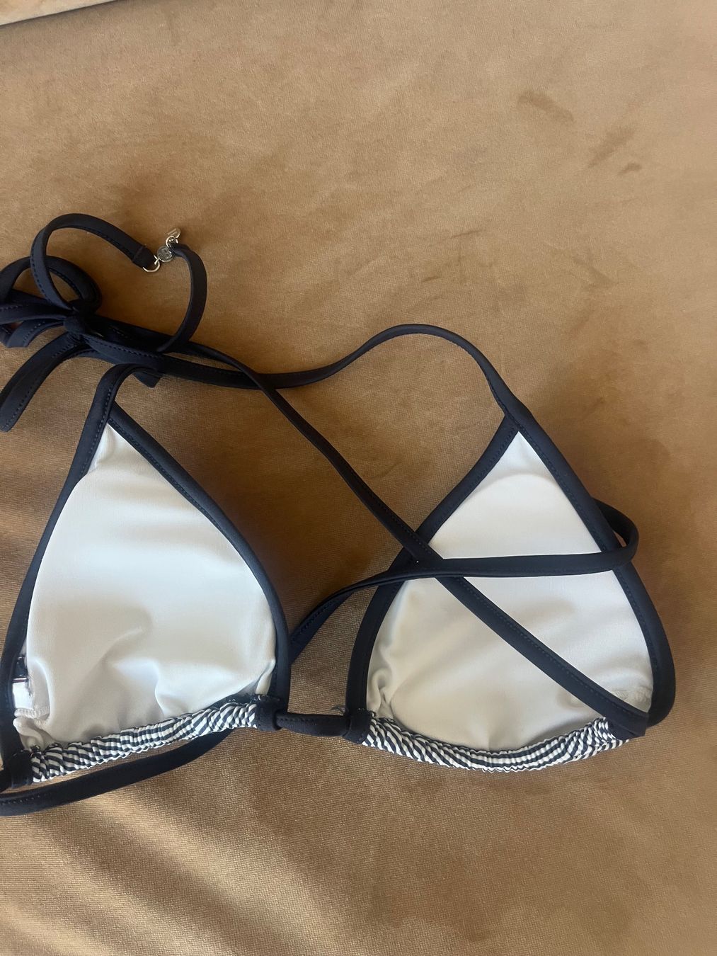 Tommy Hilfiger Maillots de bain & Bikinis: Bikini Oberteil Tommy Hilfiger gestreift Grösse M – D'occasion à Kerzers par del13 2