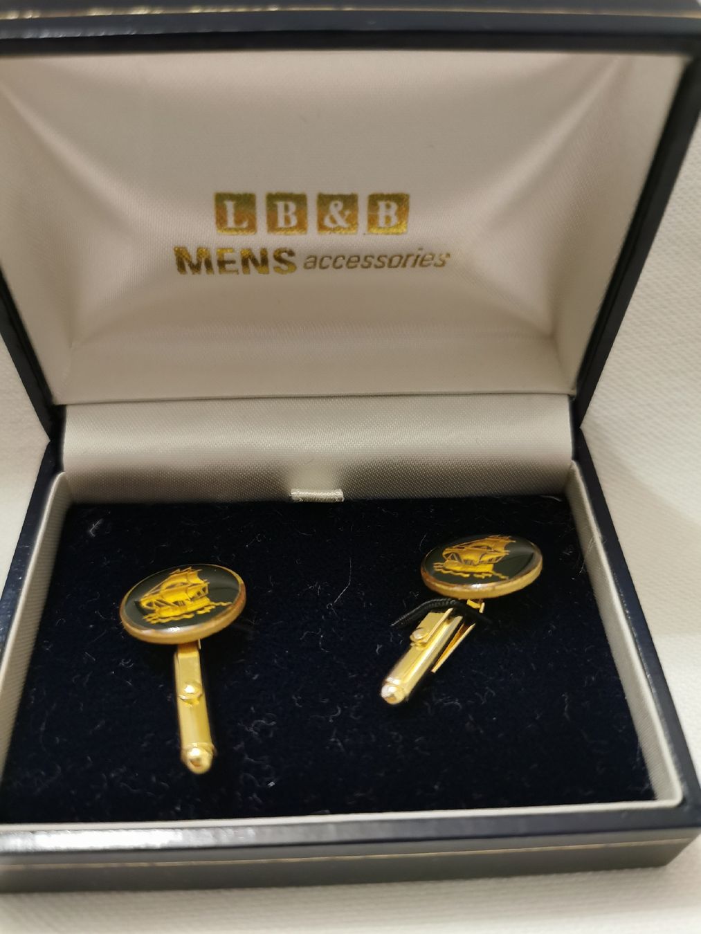 Boutons de manchette: LB&B MENS Manschettenknöpfe – D'occasion à Basel par Treasurehunter