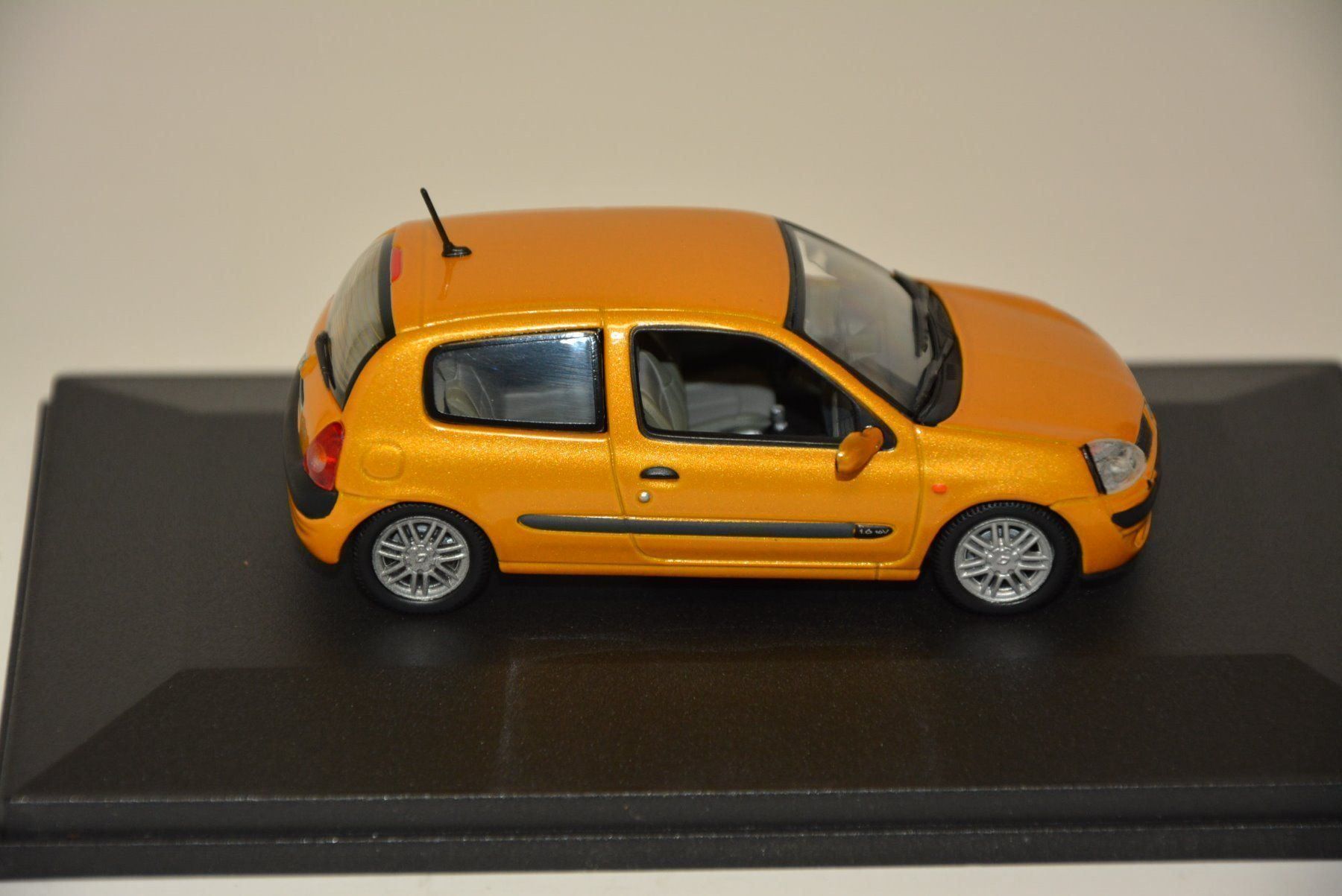 Renault Modellini d'auto: Renault Clio "Privilege" , UH , 1:43 – Nuovo e nell'imballaggio originale da Goldach venduto da Feivel9 5