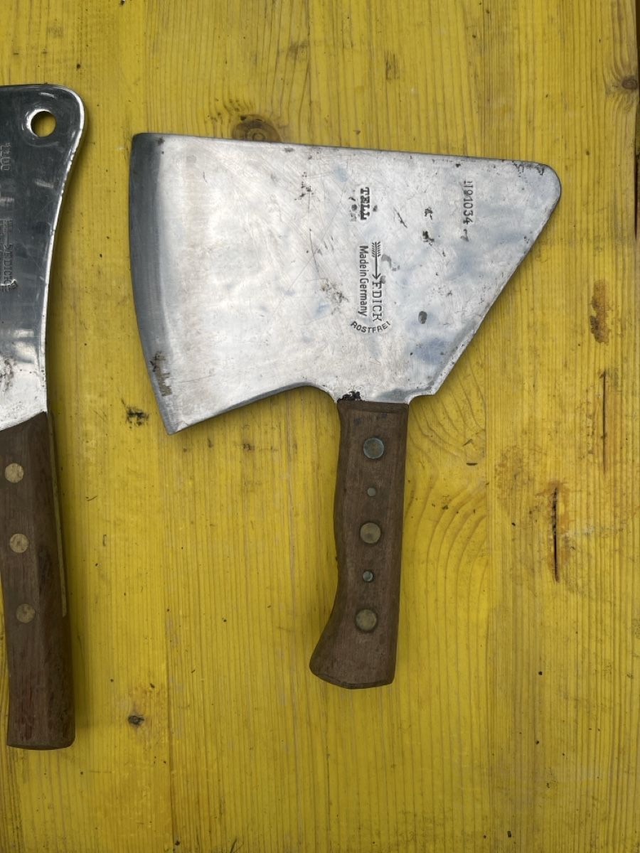 Coltelli da cucina: Fleischbeilchen mit Griffen 2 Stk. gebraucht, rostfrei – Usato da Sempach venduto da and_gz7z 2