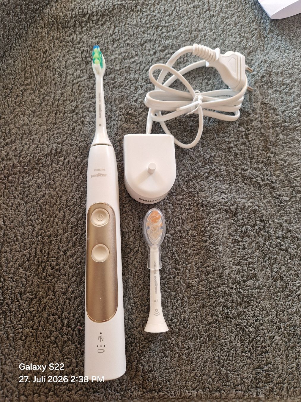 Philips Sonicare Zahnpflege: Philips Sonicare Gold – Neu (gemäss Beschreibung) aus Baar von Krissineu