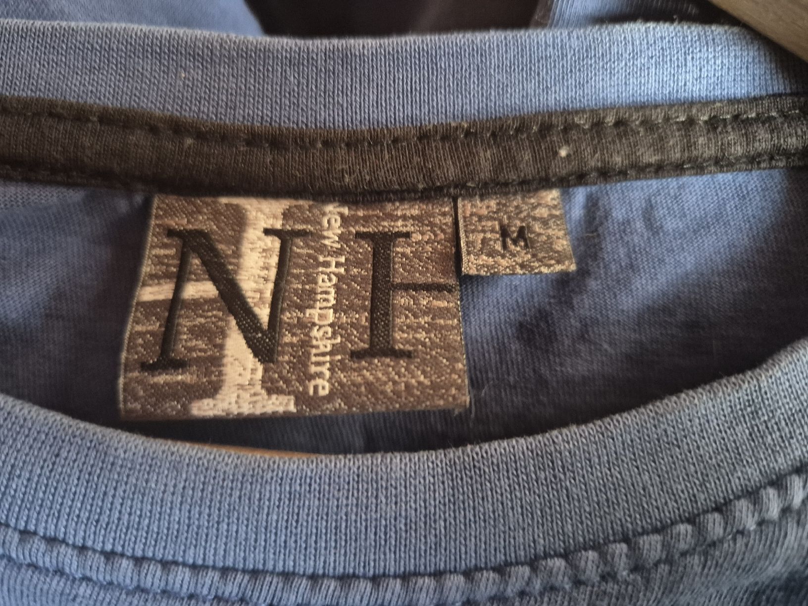 T-shirts: TShirt Gr.M Dunkelblau mit Aufdruck – D'occasion à Engi par Hinzi84 2