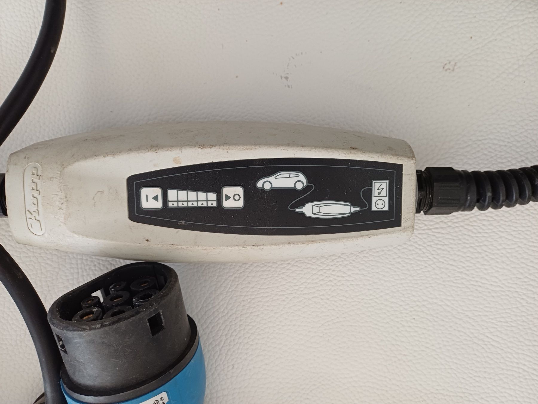 Batterie-Ladegeräte: KOPP Ladegerät Mode 2 charging cable 8A 230V Netzstecker – Gebraucht aus Freudwil von magf