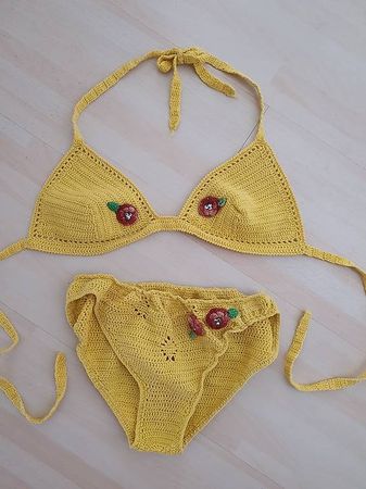 2 vintage Badekleider Gr. 36 (1 handgehäckelt)