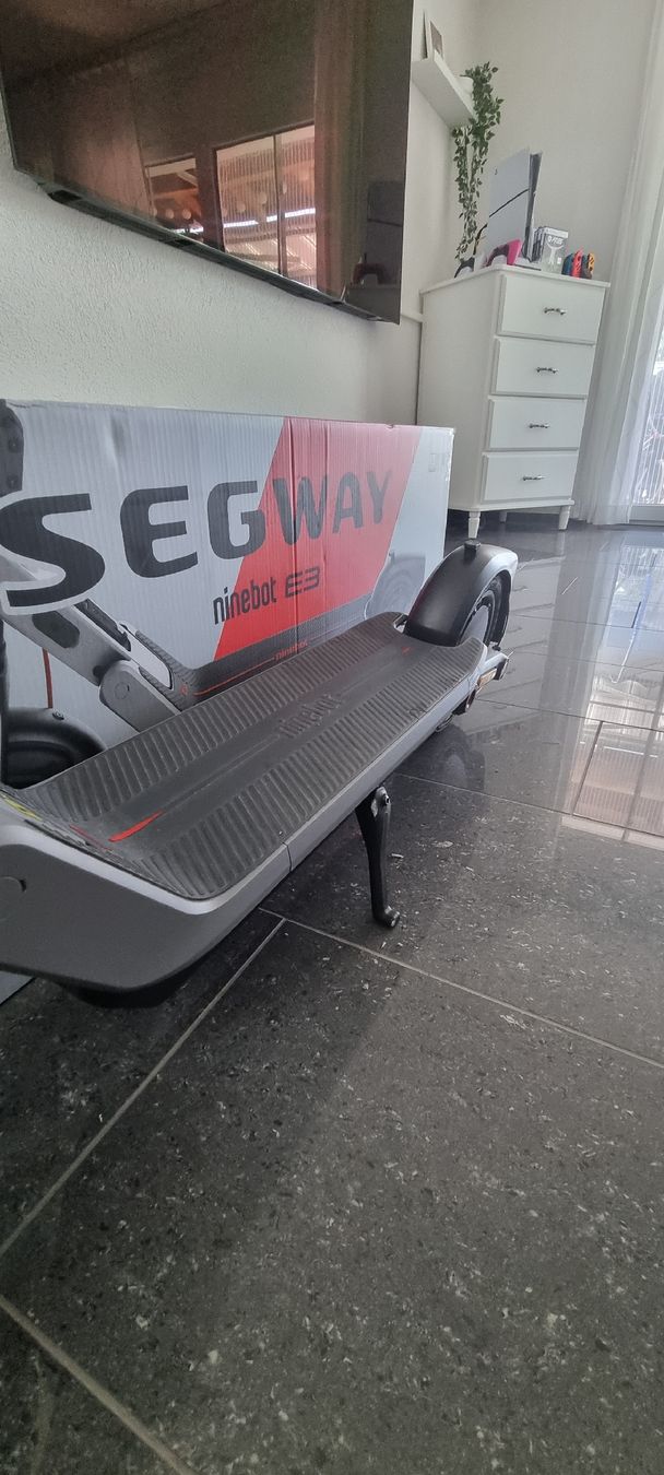 Segway Kickboard: Segway Ninebot E3 800W – D'occasion à Diepflingen par handkutzmaus 3