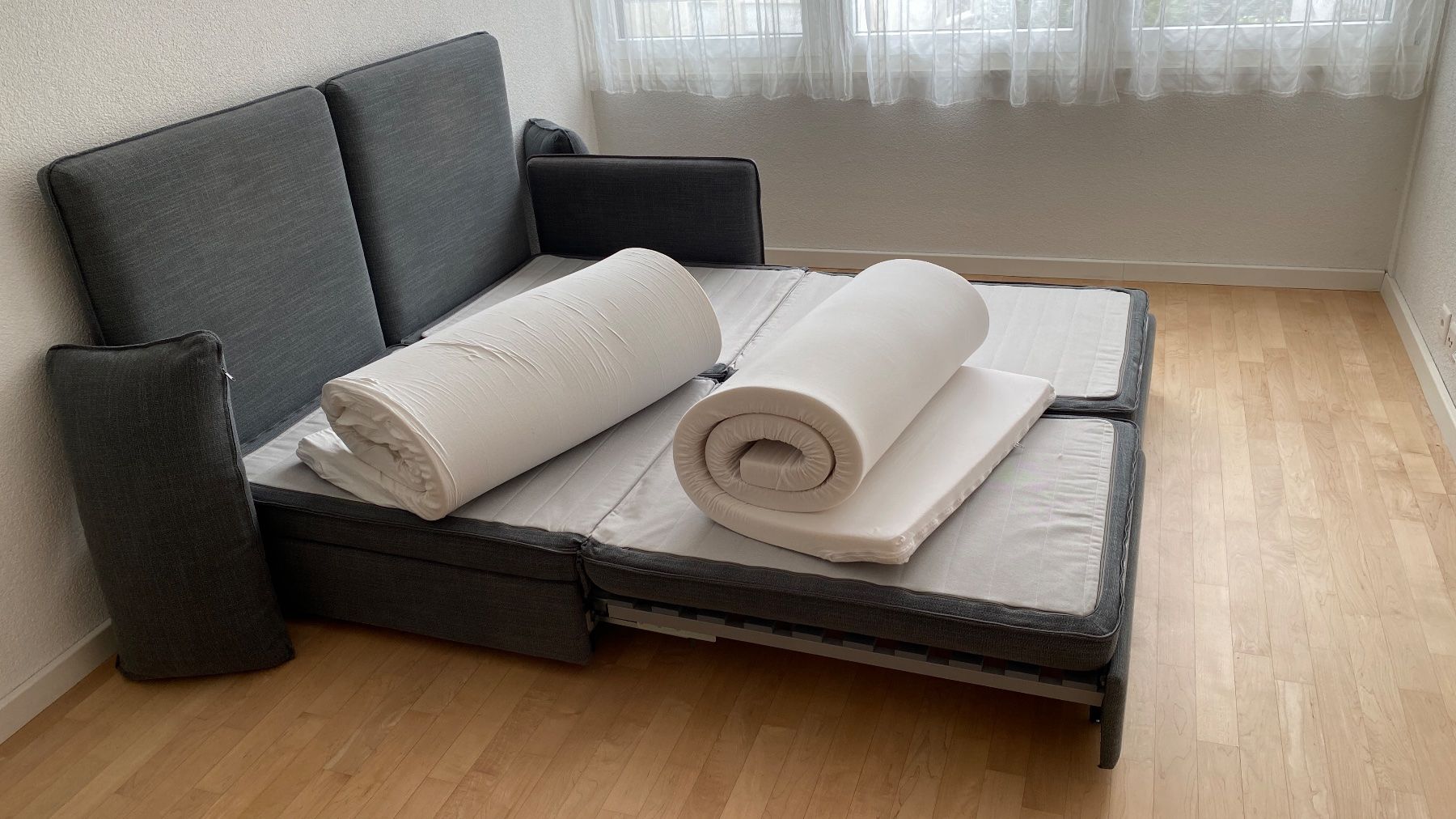Divani: Schlafsofa dunkelgrau, inkl. zwei Topper – Usato da Thun venduto da and_275y 4