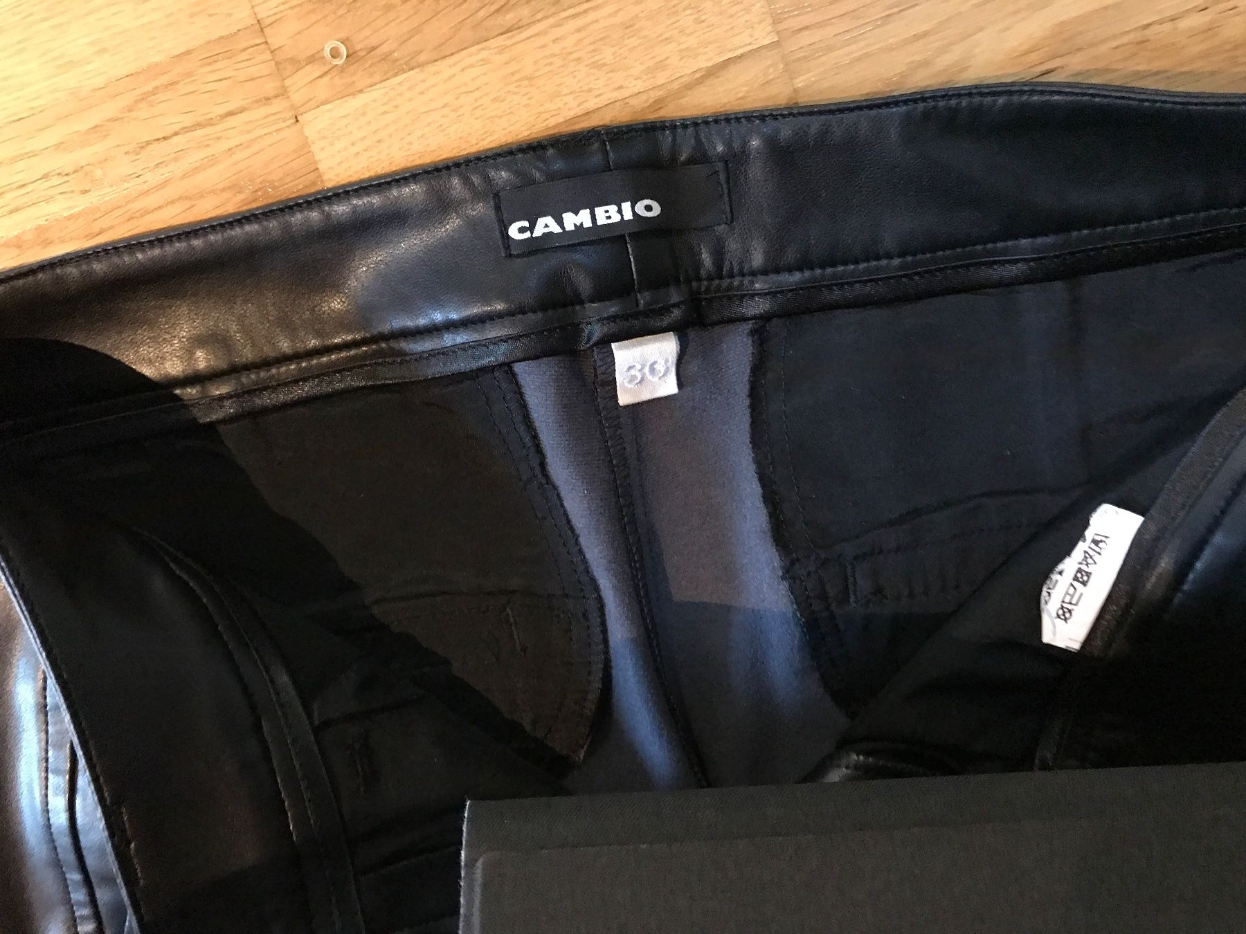 Cambio Hosen: Coole Cambio Kunstlederhose Gr 36 – Neu (gemäss Beschreibung) aus St. Margrethen SG von kellenbh 3