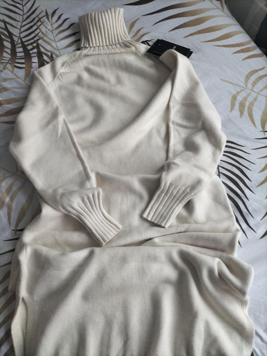 Vestiti: robe Pull Deep Pink écrue neuf, taille unique, pour l'hiver – Nuovo e nell'imballaggio originale da La Chaux-de-Fonds venduto da Luxary.25cachmirepro 4