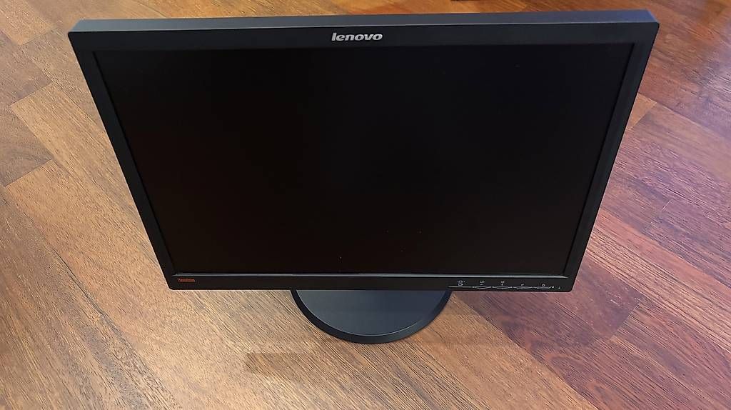 Ecrans: Monitor Lenovo 24 Zoll – D'occasion à Staad SG par Manu770 1