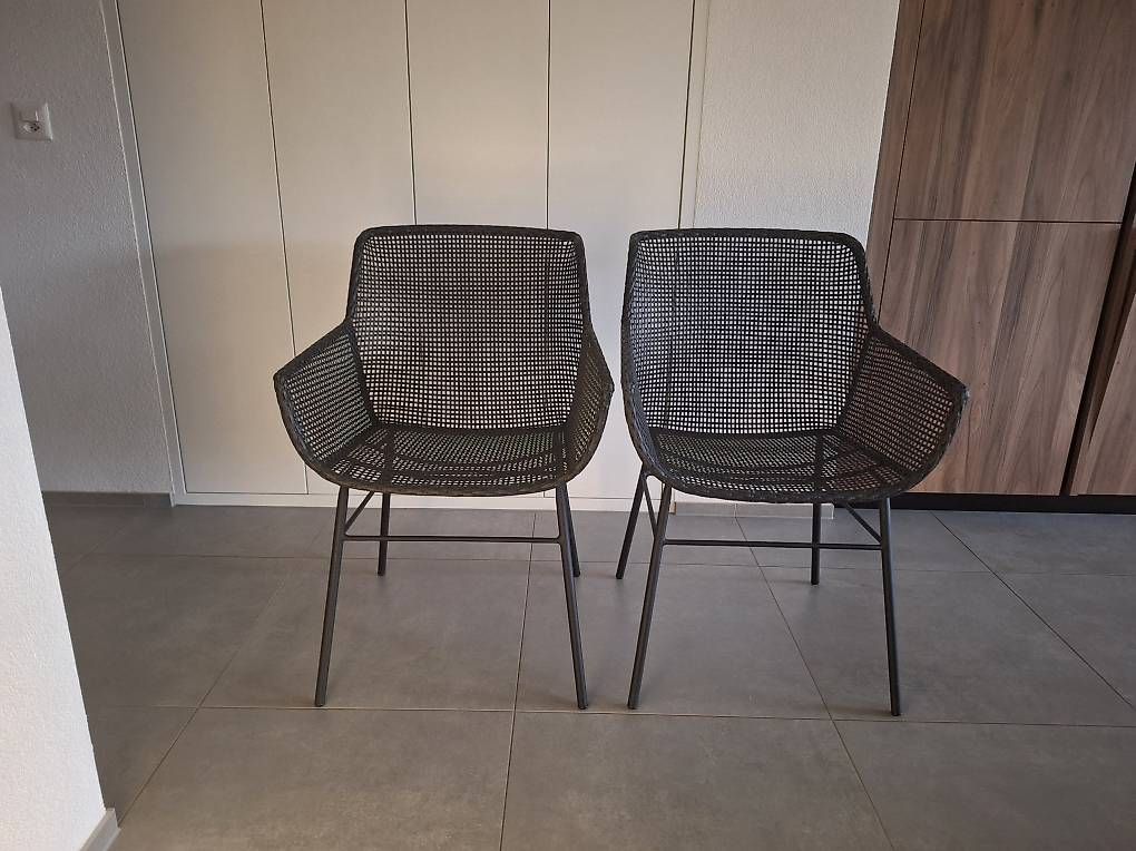 Pfister Sedie: 2 chaises noires Johann Jakob Aurora – Nuovo (secondo la descrizione) da Nyon venduto da smoret2