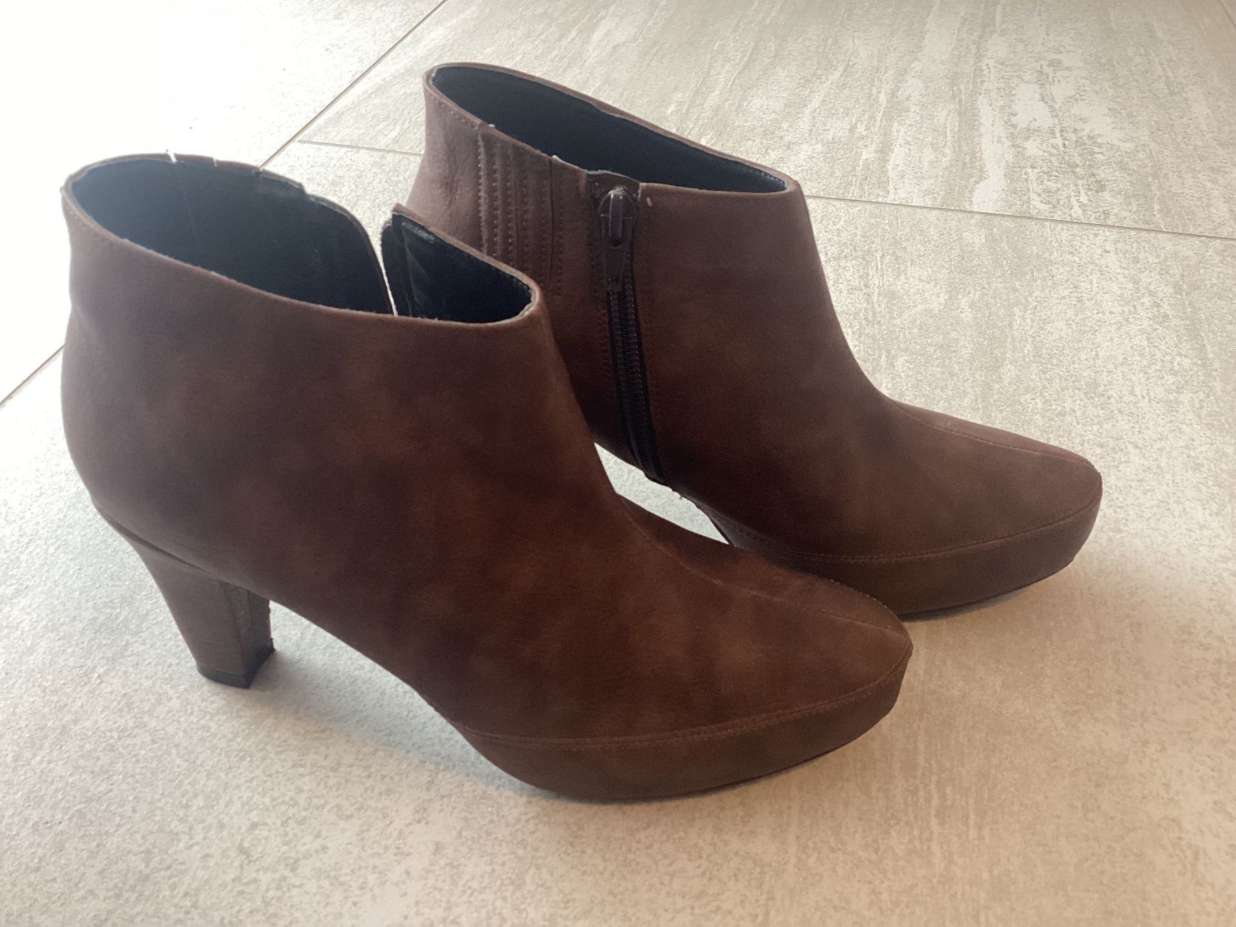 Scarpe da donna: Stiefeletten mit Plateauabsatz Gr. 37 / NEU – Nuovo (secondo la descrizione) da Riehen venduto da Bibo 3