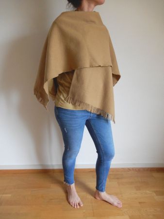 Wunderschöne Wolle Poncho/Cape
