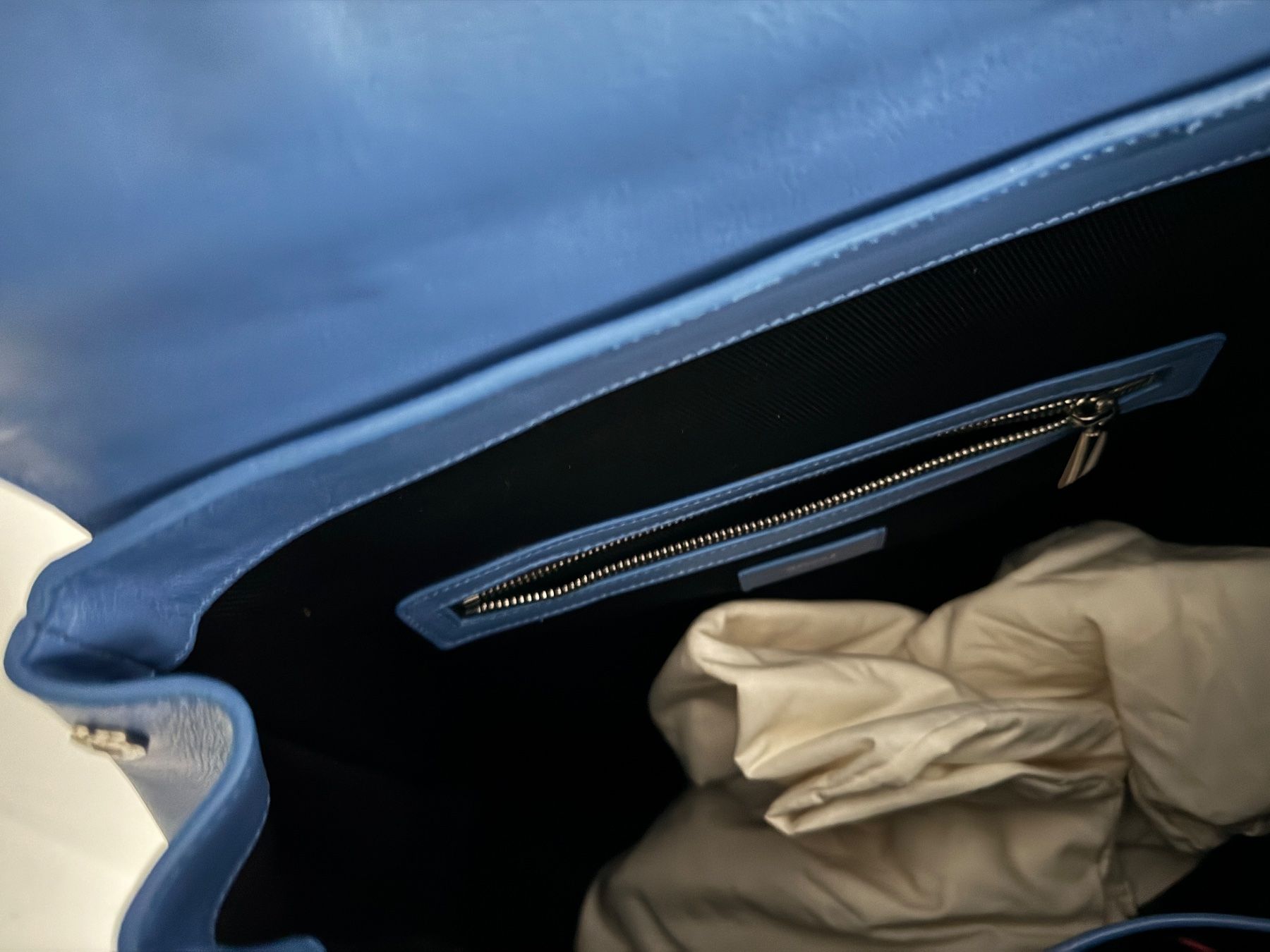 Bally Zaini: Bally Rucksack /Leder Blauer das modische Accessoire – Nuovo e nell'imballaggio originale da Volketswil venduto da praxis12 4