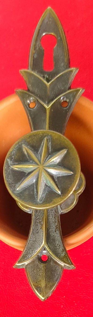 Quincaillerie: Jugendstil Türgriff aus Messing oder Bronze, defekt – D'occasion à Zürich par Tanteemma369