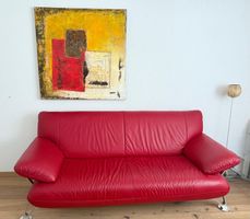 Sofa aus edlem weichen Leder mit eleganten Füssen