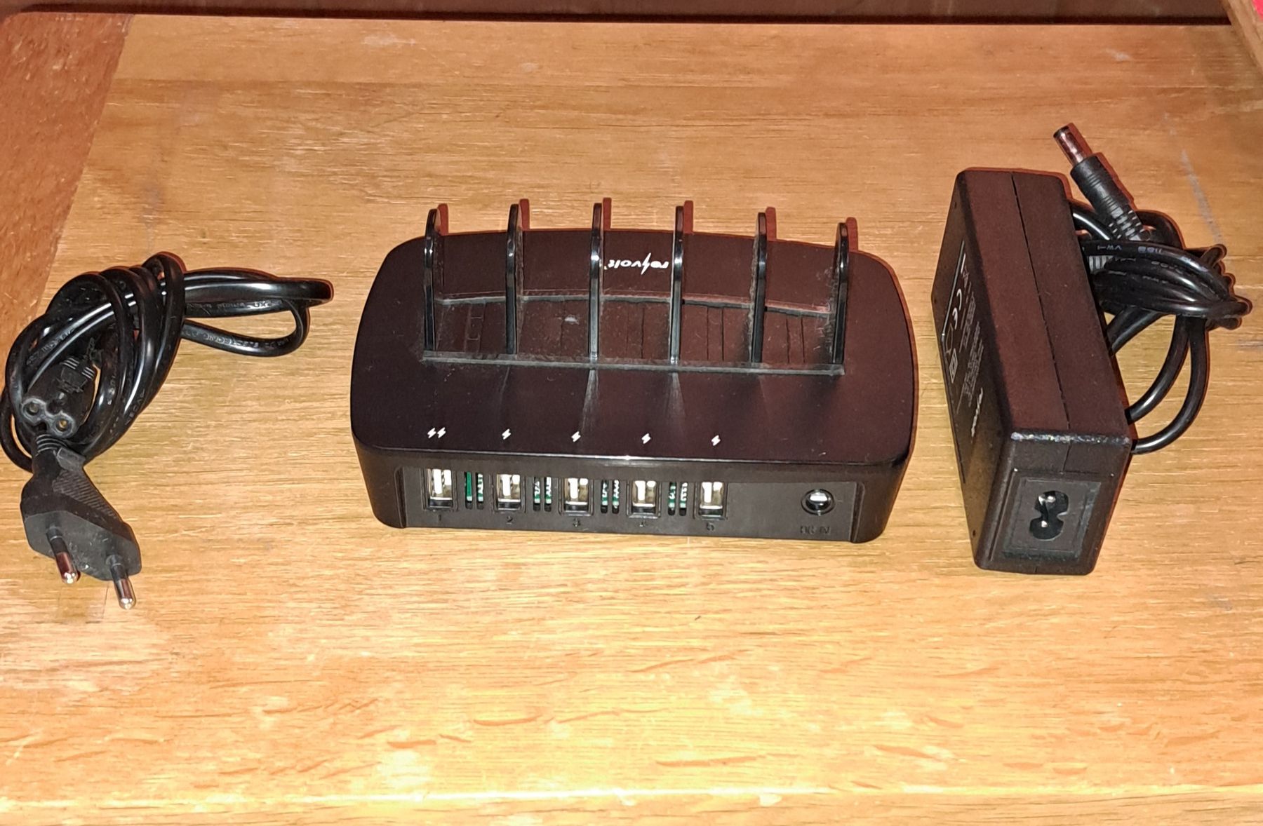 Ladegeräte: 5-Port-USB-Profi-Ladestation – Neu (gemäss Beschreibung) aus Langnau i. E. von Ernstlemann 1