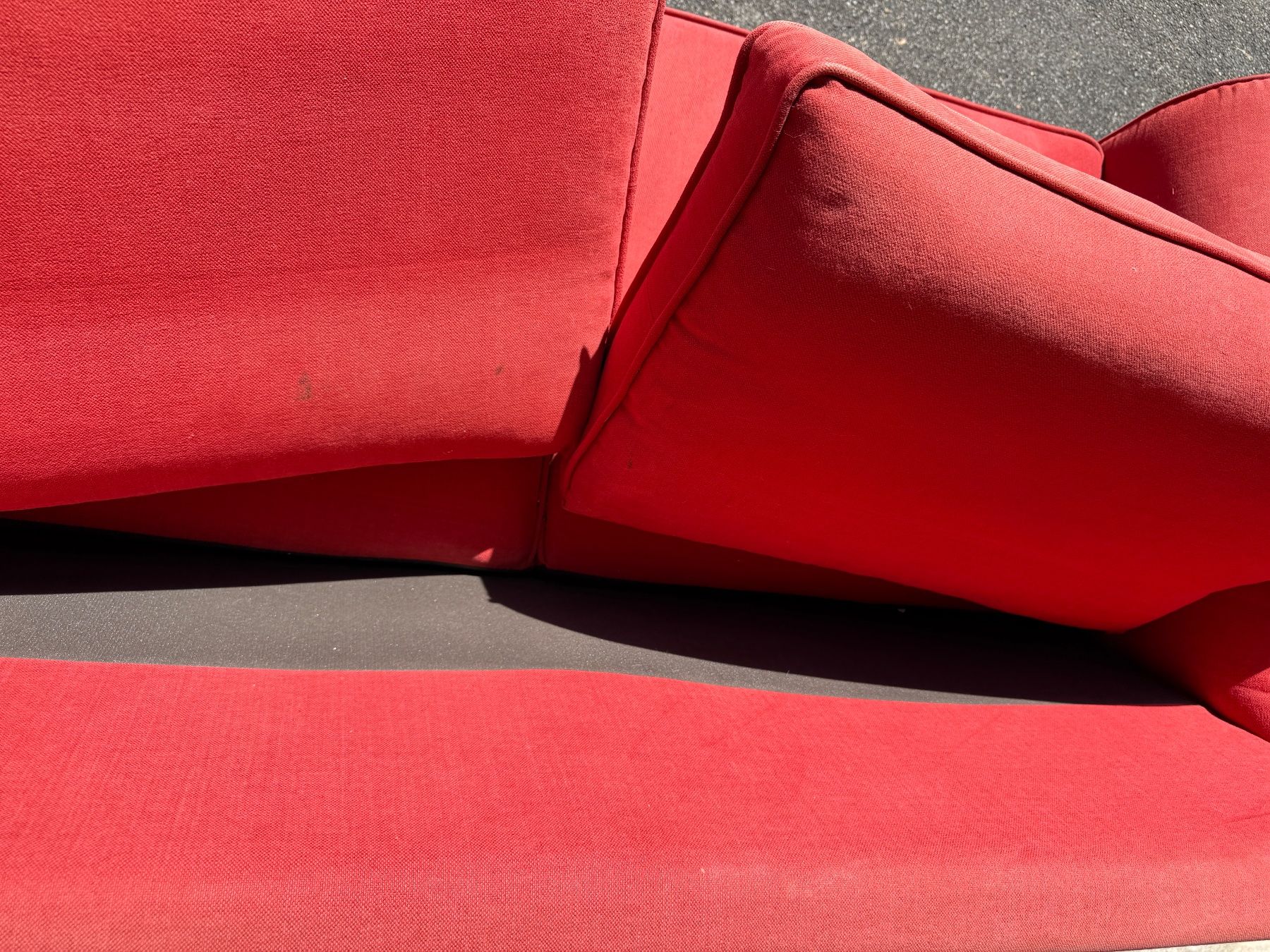 Sofas: Korallenrote Couch – D'occasion à Pfäffikon SZ par Tonimarroni99 2