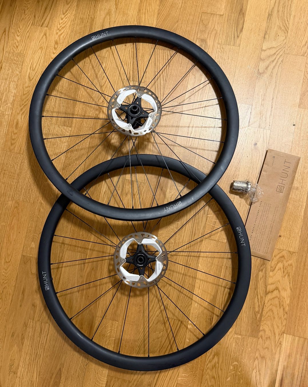 Hunt Pezzi di ricambio: HUNT 35 Carbon Aero Disc Wheelset – Usato da Zürich venduto da ben_t9nw