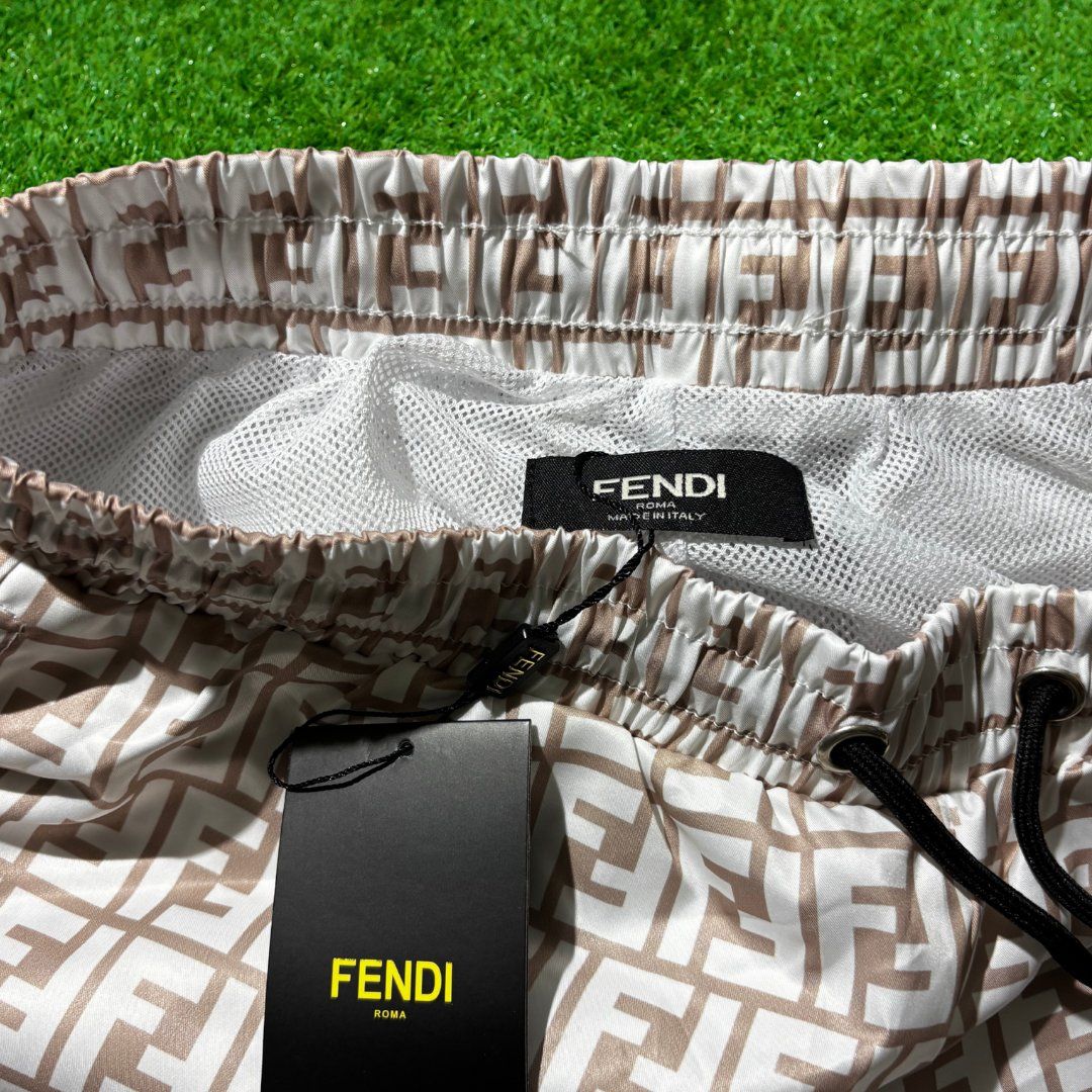 Costumi da bagno: FF Logo Swim Shorts – Usato da Zürich venduto da geoff_resell 2