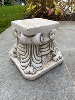 Schöner römischer Sockel für Garten weiss