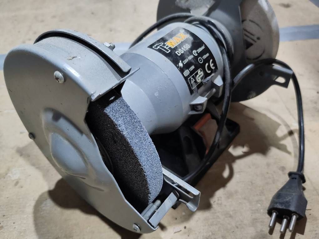Tutti gli attrezzi: Mola da banco T-Max DS150 – Usato da Novaggio venduto da GreenWebSolutions 1