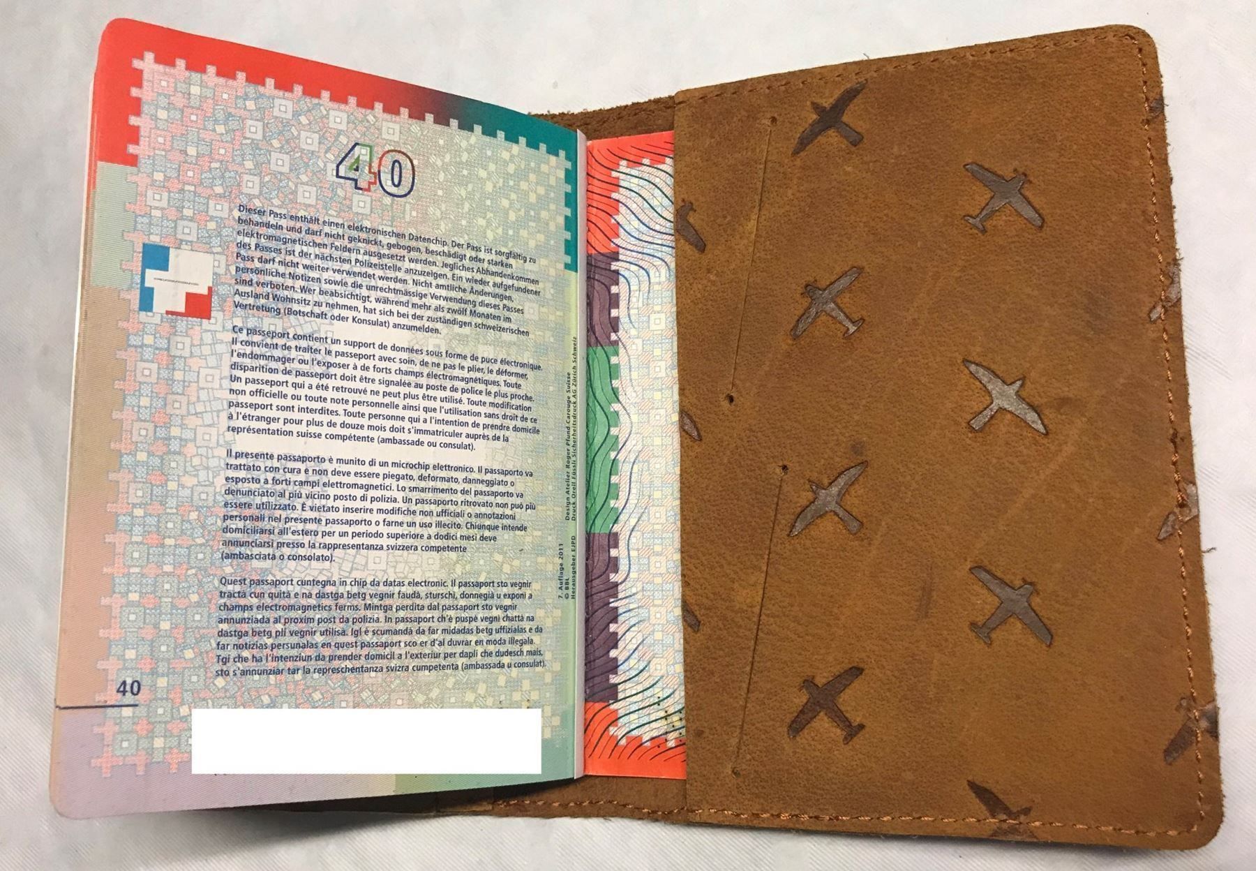 Altre valigie & borse da viaggio: Passhülle / Passport Cover Echt Leder – Nuovo e nell'imballaggio originale da Oberrüti venduto da siyito 3
