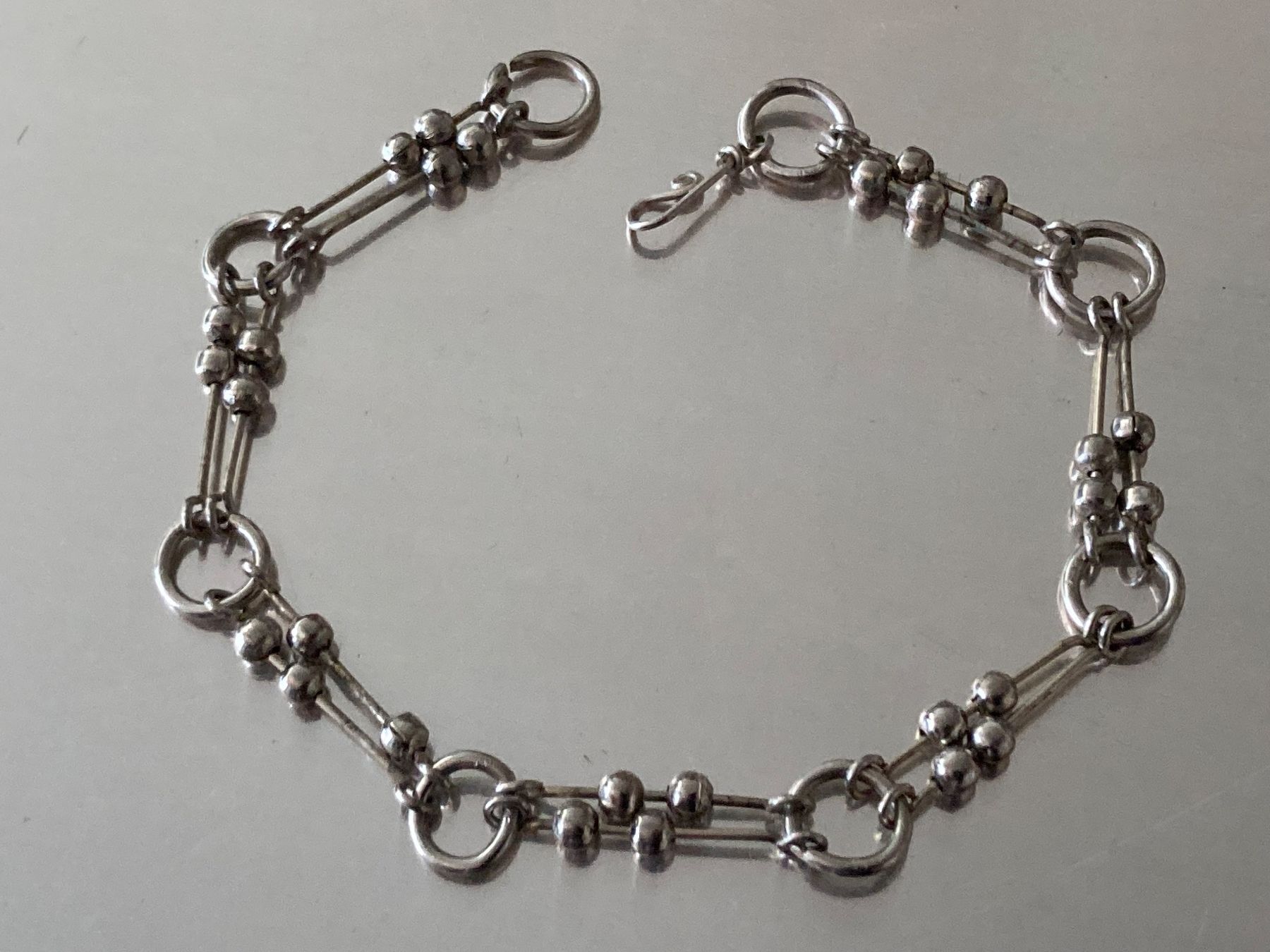 Armbänder & -reifen: Bracelet argenté – Gebraucht aus Marly von Antigona71