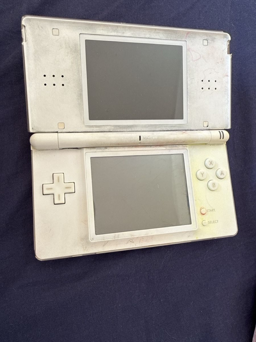 Nintendo Console: Nintendo DS Lite weiss mit Ladegerät gebraucht – Usato da Bubendorf venduto da Sonoxon 1