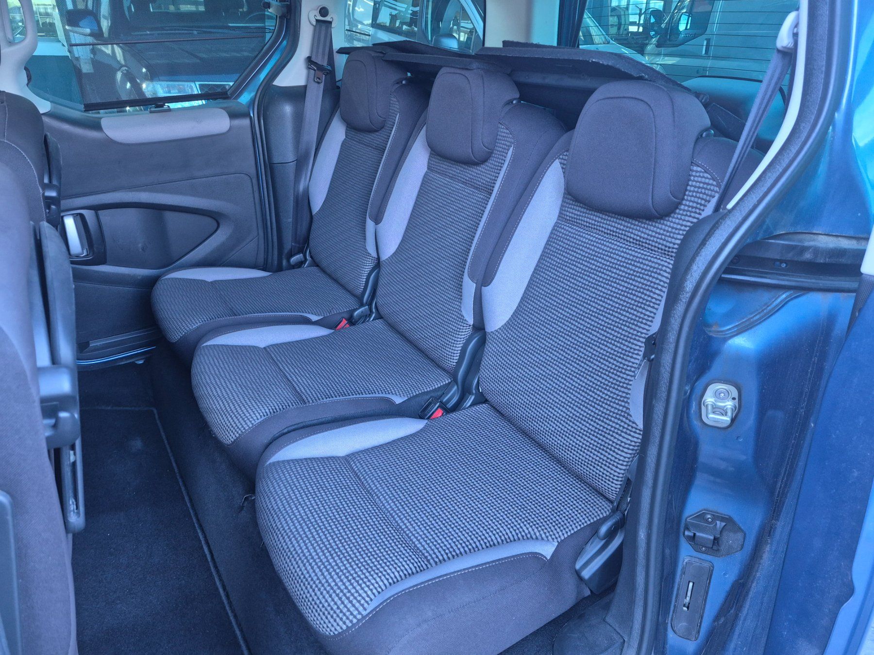 Peugeot Autos: Peugeot Partner 1.6 – D'occasion à St. Margrethen par Autozentrum1 5