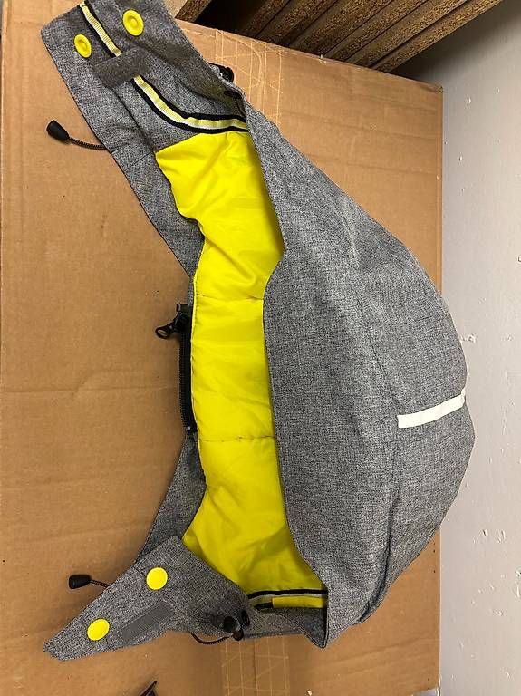 Giacche: Men's 100 warm ski and snowboard jacket – Usato da Zürich venduto da max_8cpy 3