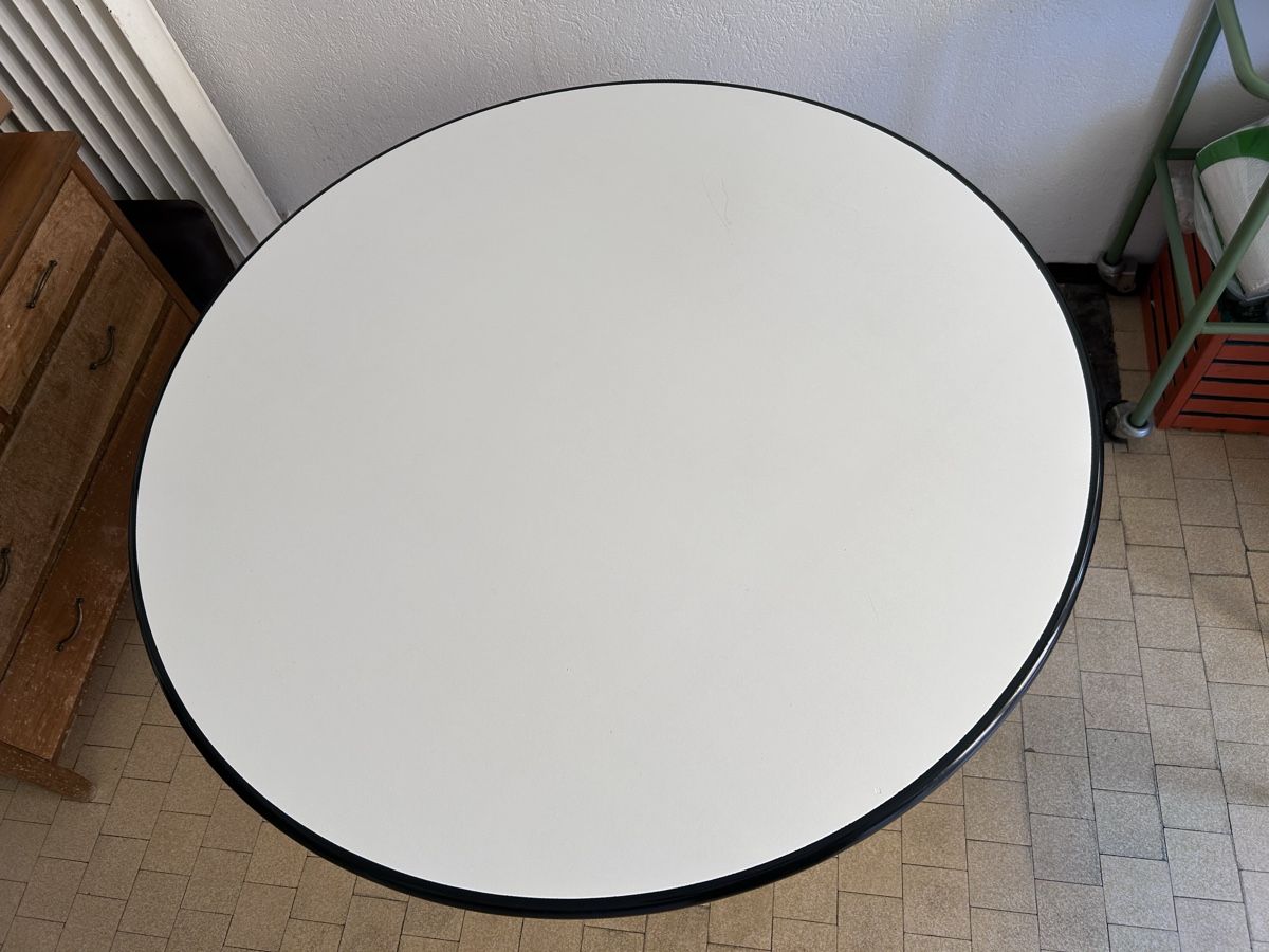 Tavoli: Esstisch rund vermutlich Eames 120cm Durchmesser – Usato da Zürich venduto da ann_9fv5 1