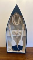 Maritime Deko-Boot: Holzelement mit Rudern, Seil & Muscheln