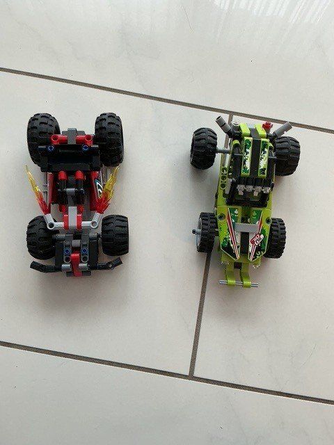 Technics Kit di costruzioni: 2  LEGO Racers mit Aufzugmotor – Usato da Biel-Benken BL venduto da Cold334