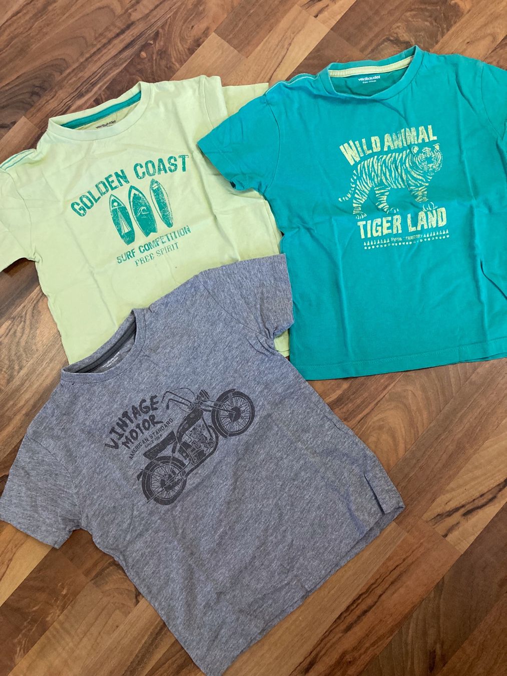 Camicie, T-shirt & Polo: 3 Knaben T-Shirts Grösse 114 – Usato da Schötz venduto da Jekyll666
