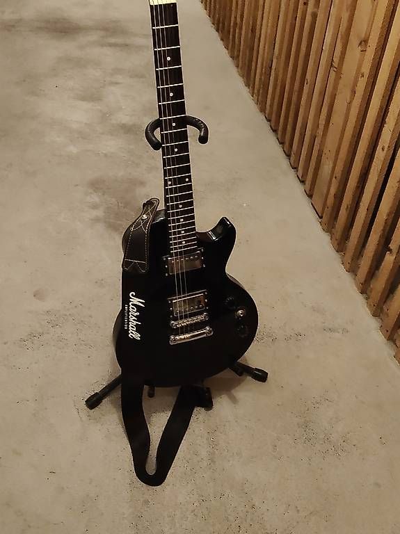 Musikinstrumente: Gitarre mit Lautsprechern Box – Gebraucht aus Sursee von mxl_9cd9 4