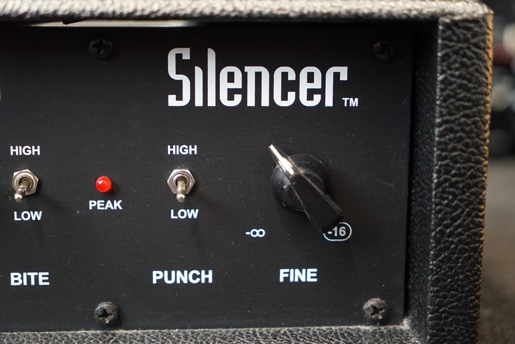 Tube Amp Doctor Amplificatori: TAD Silencer und Loadbox 16 Ohm schwarz – Usato da Ortschwaben venduto da Musictrade 2