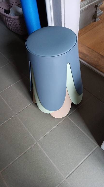 Sgabelli: 3 Hocker stapelbar in schönen Farben – Usato da Trachselwald venduto da the_nr9h 1