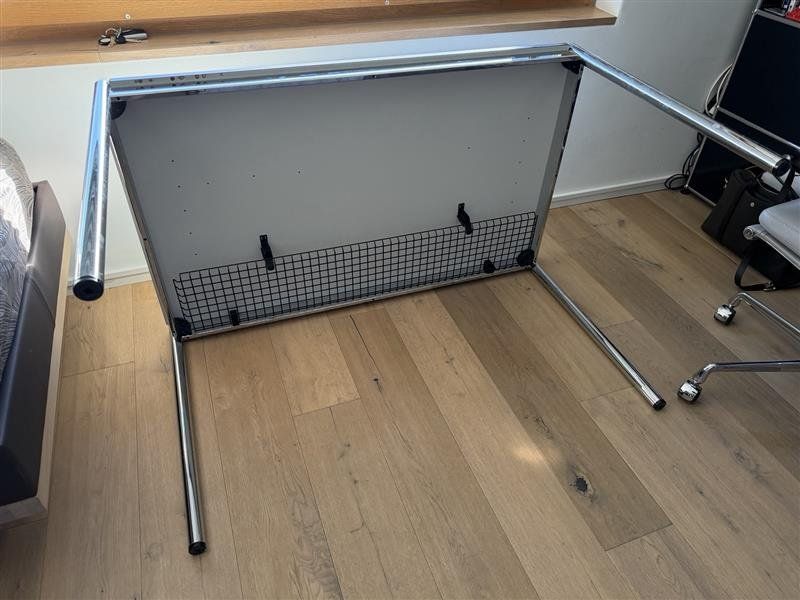 USM Scrivanie: USM Schreibtisch  125x75cm weiss – Usato da Männedorf venduto da alemmle 2