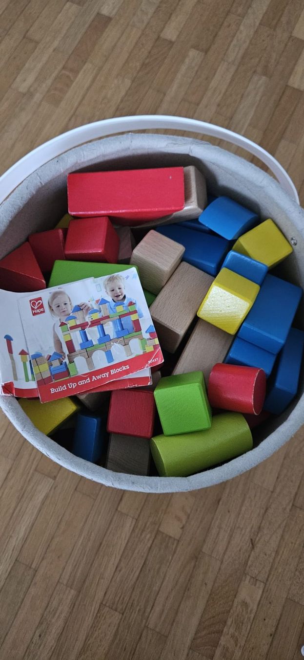 Hape Jouets: Hape Bausteine Holzteile – D'occasion à Kehrsatz par oan_ycp8 2